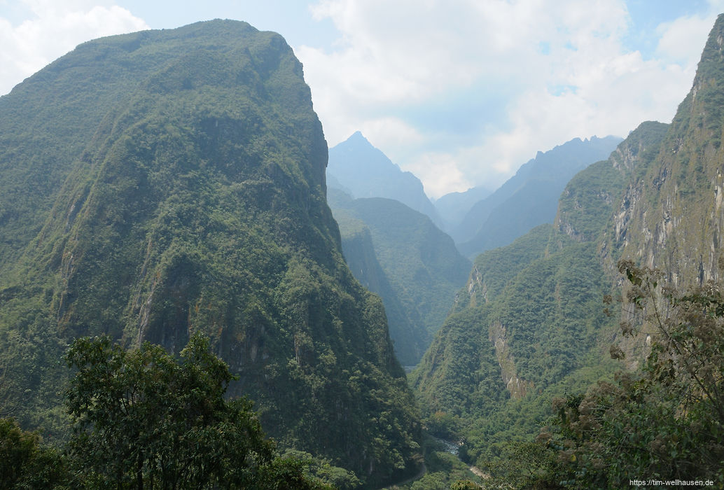 Zuletzt noch ein Ausflug nach Cusco und zum Machu Picchu - hier die Fahrt von Aguas Calientes hoch zur Inkastadt.