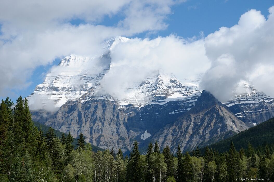 Mount Robson zeigt sich uns nur in seiner halben Pracht.